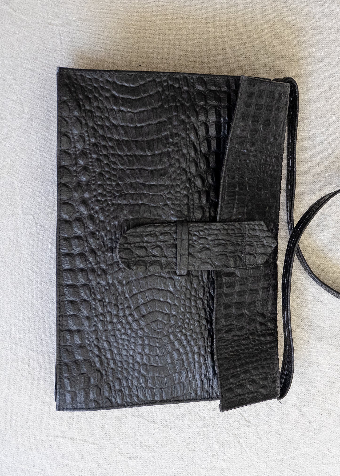 Design and Comfort Textured Leather Bag - Black