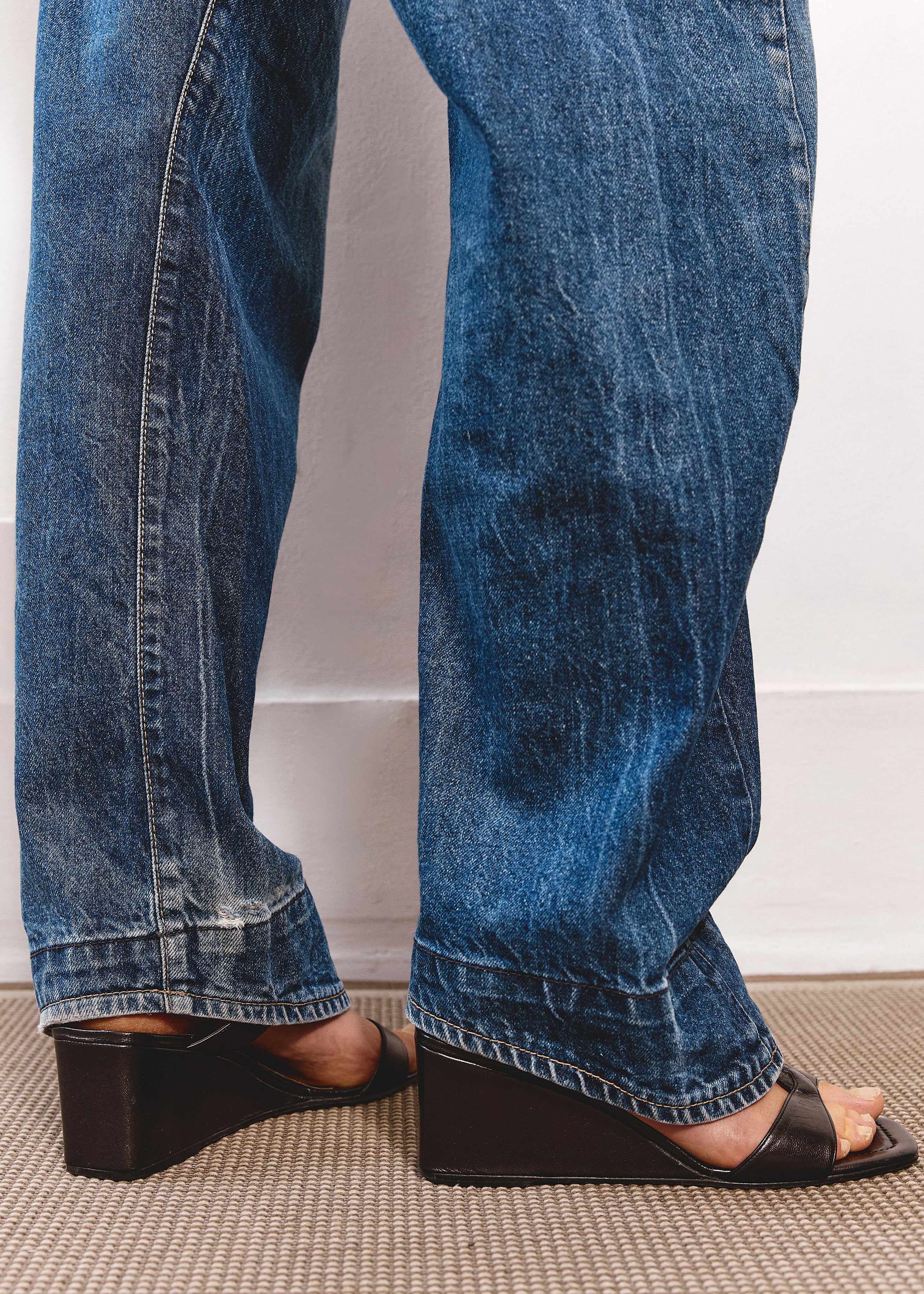 Levi Engineered Jeans - Mid Wash