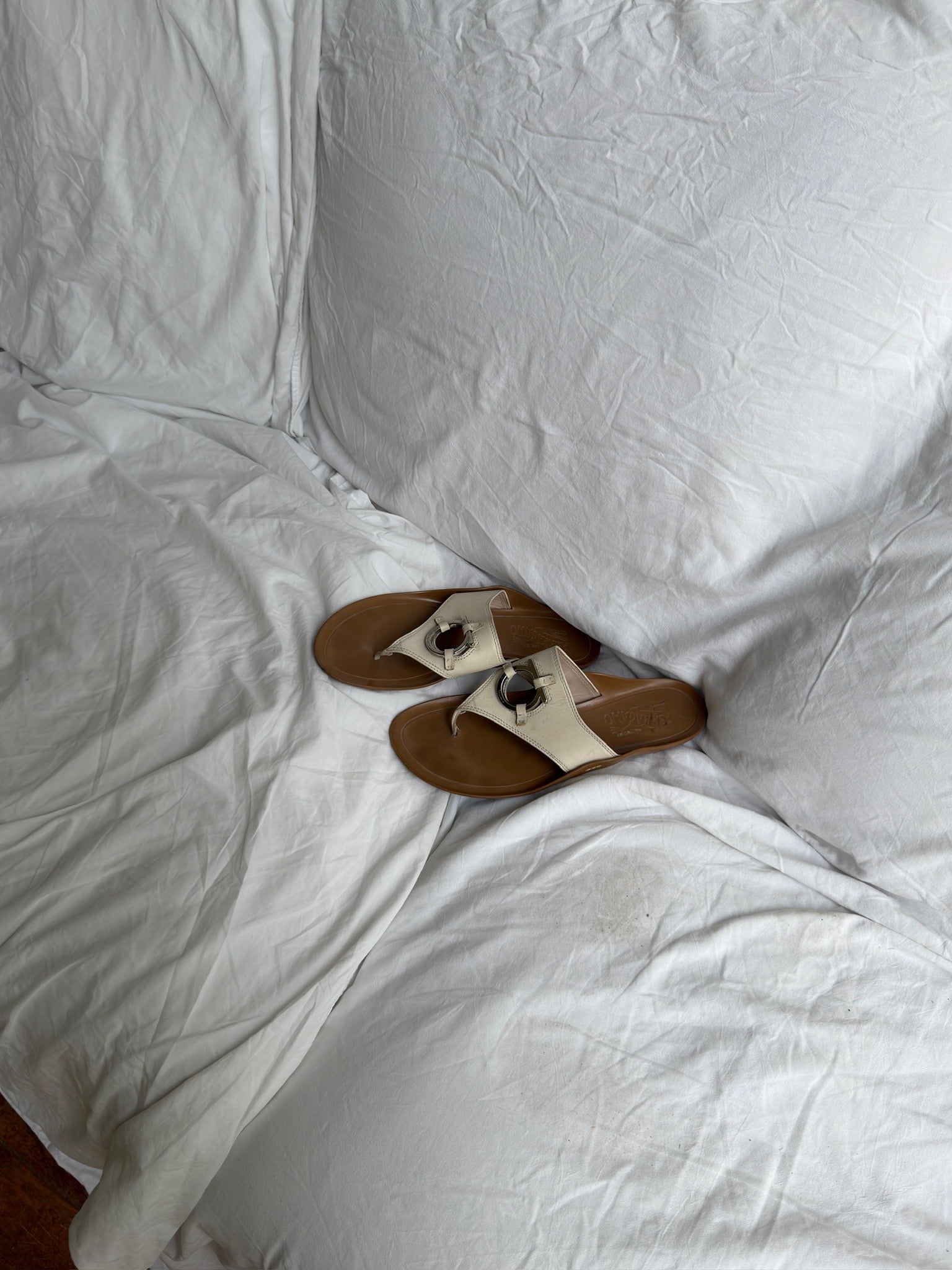 Ferragamo Leather Sandal - Cream