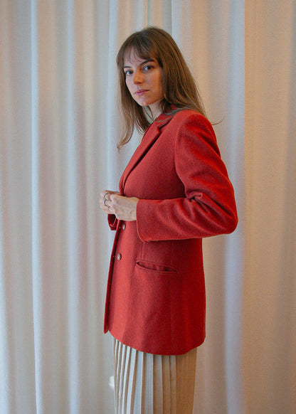 vintage wool blazer red. side close.