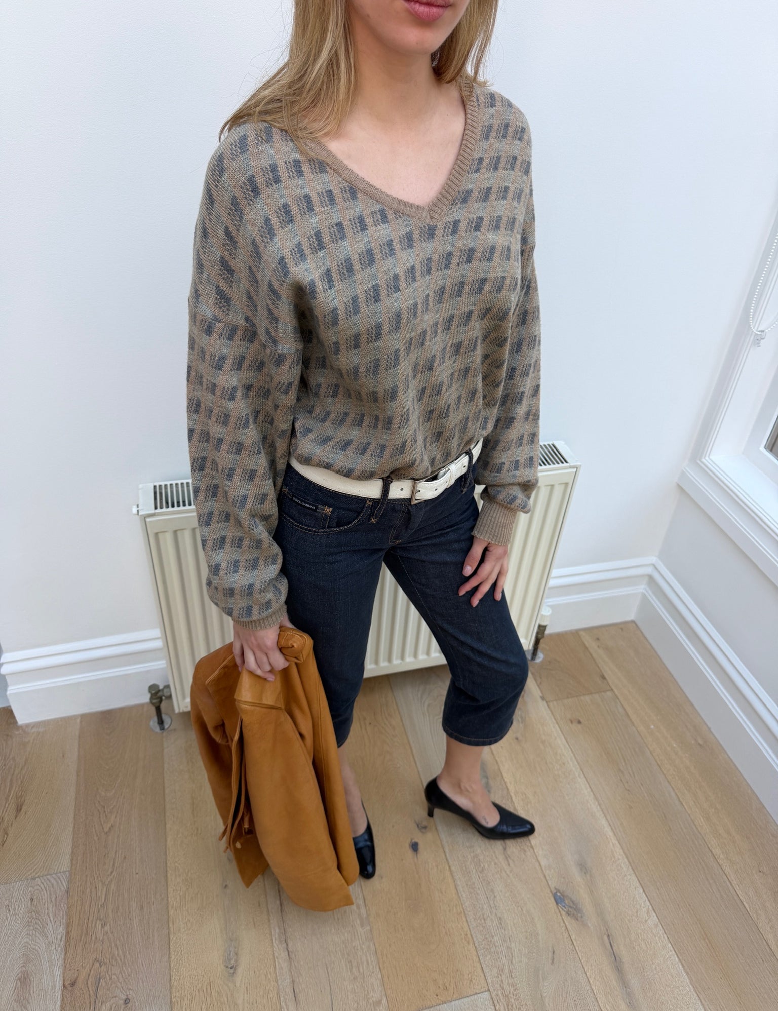 Onyx V Neck Knit