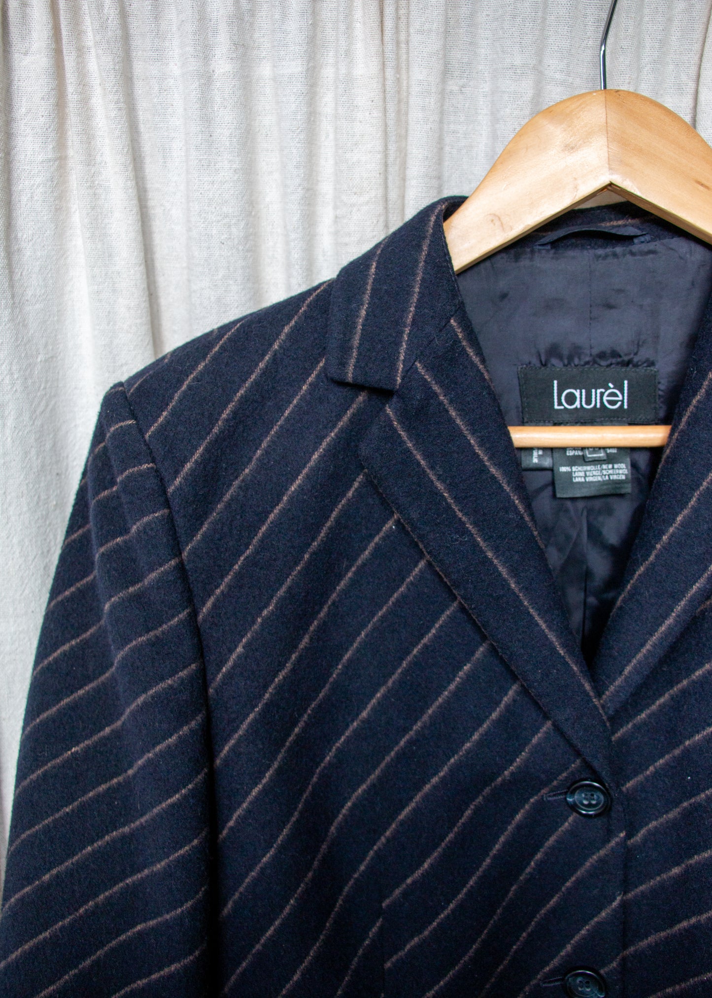 vintage wool two piece set navy. detail.