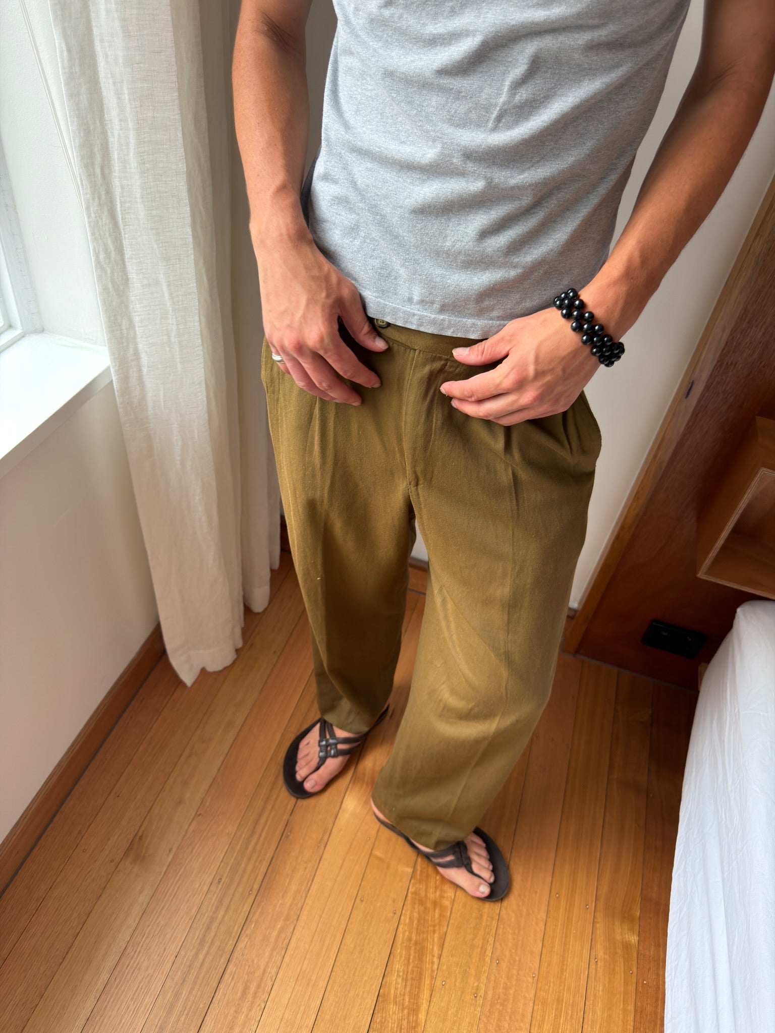 Dressing Well Pleated Pant - Khaki