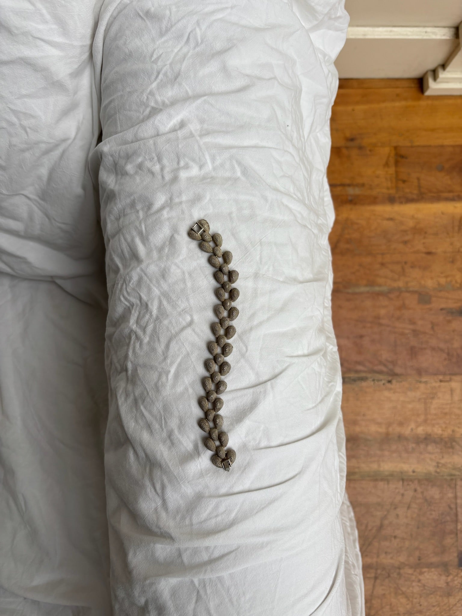 Cast Shell Look Bracelet - Matte Silver