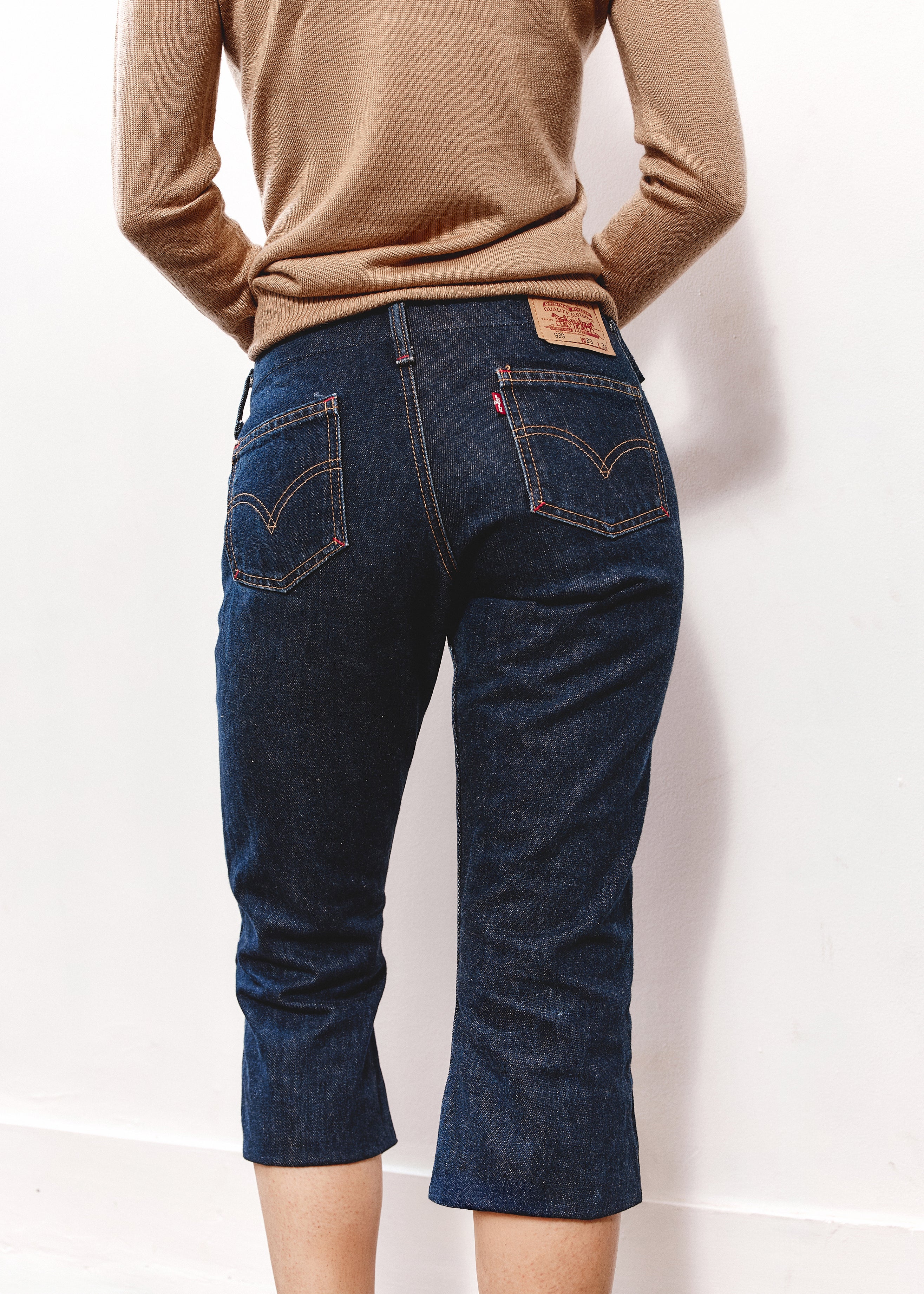 Levi Capris - Dark Wash